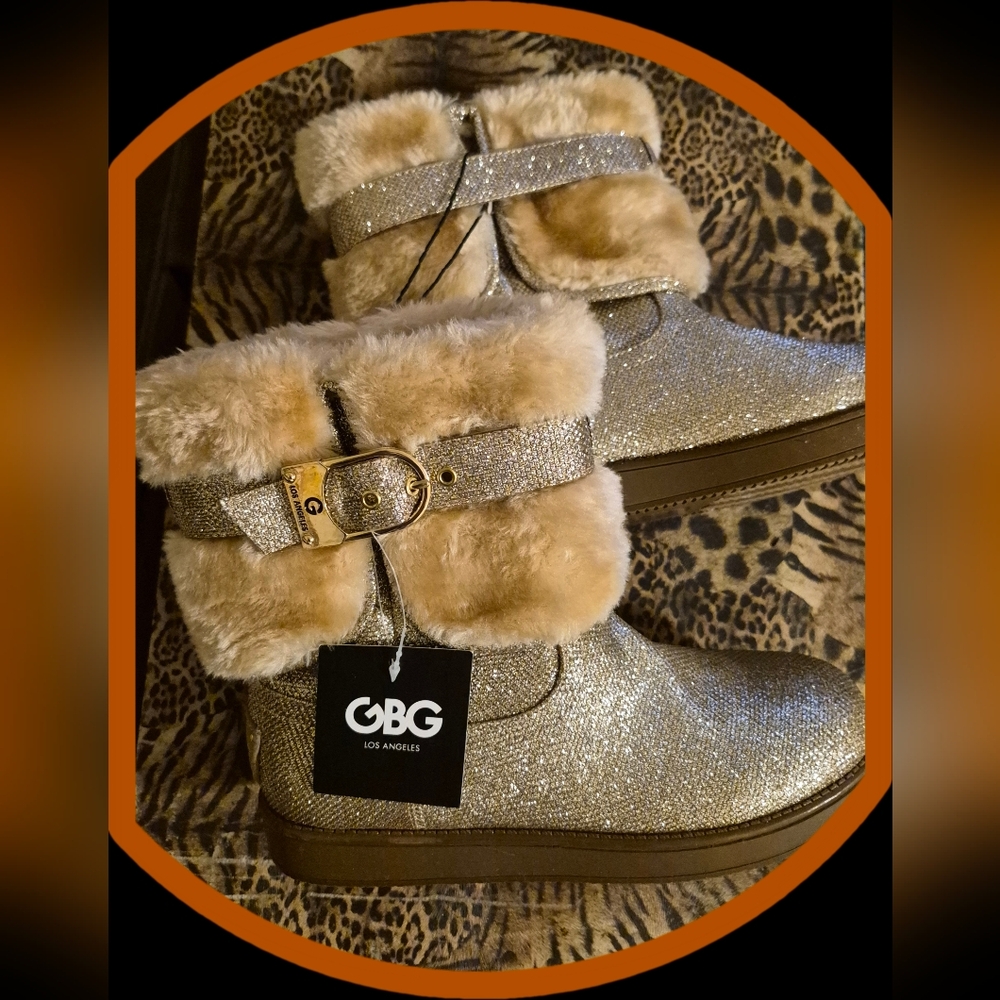 GBG by Guess Gold Metallic Fully Lined Faux Fur Boots NWT